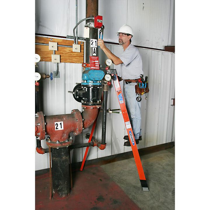 Werner Fiberglass 300-lb Type IA Tripod Ladder, large image number 5
