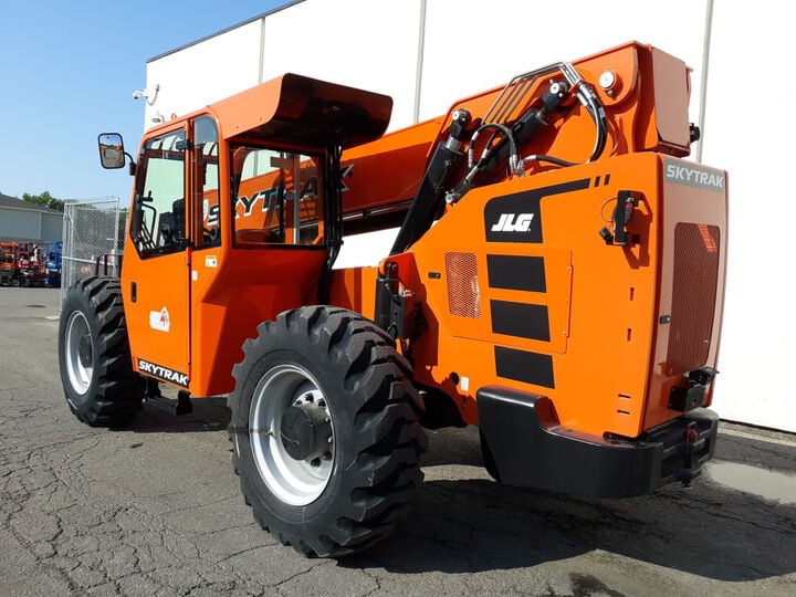 JLG SkyTrak 8042 Telehandler Max Lift Weight 8000 Lb. and Height 41' 11in, large image number 9