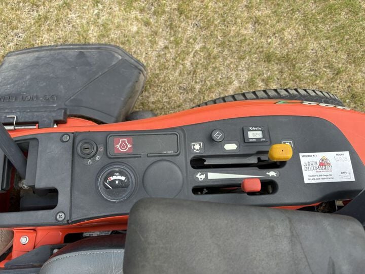 Kubota ZG222 48 Inch Gas Zero-Turn Lawn Mower Used 2016, large image number 12