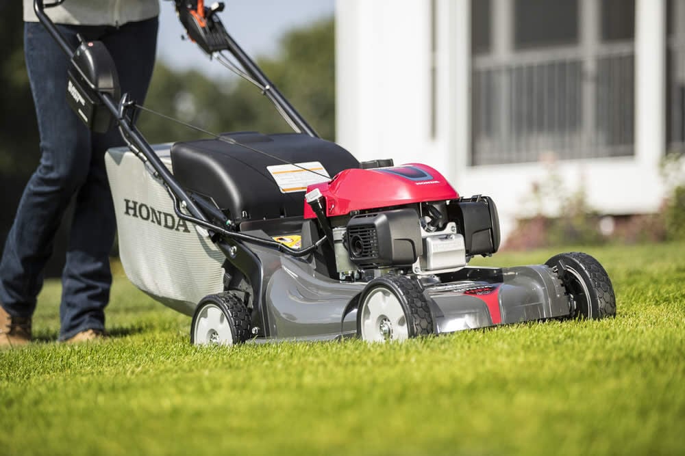 Honda all wheel drive lawn 2025 mower