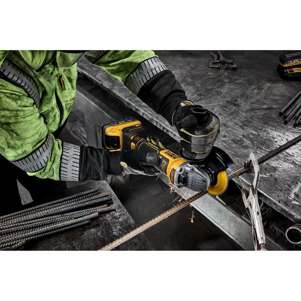 DEWALT 20V MAX XR 4 1/2 Inch - 5 Inch Grinder Kit with XR POWERPACK, large image number 9