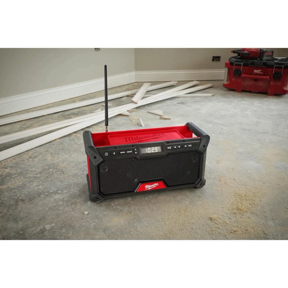 Milwaukee M18 Bluetooth Jobsite Radio Bare Tool And M18 Rover Dual Power Flood Light Bare Tool Bundle Mil000011394 Simolary simolary.com 15