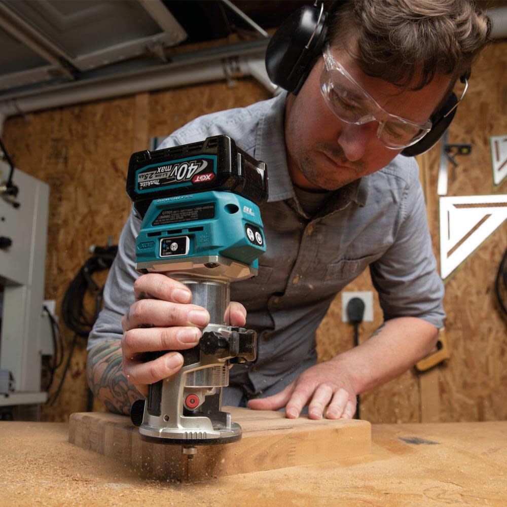 Makita router online 18v kit