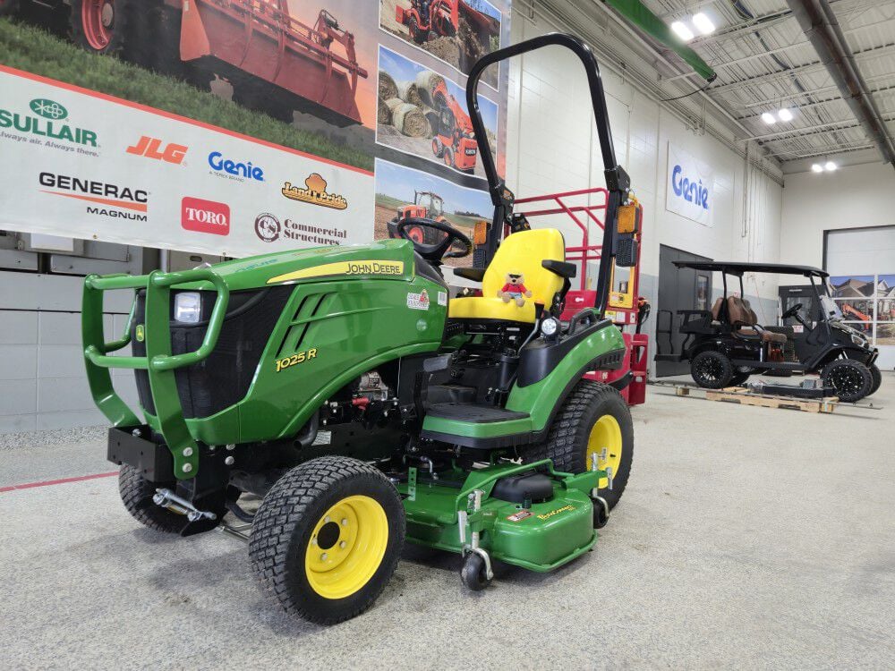 John Deere 1025R Sub-Compact Utility Tractor Used 2019, large image number 15