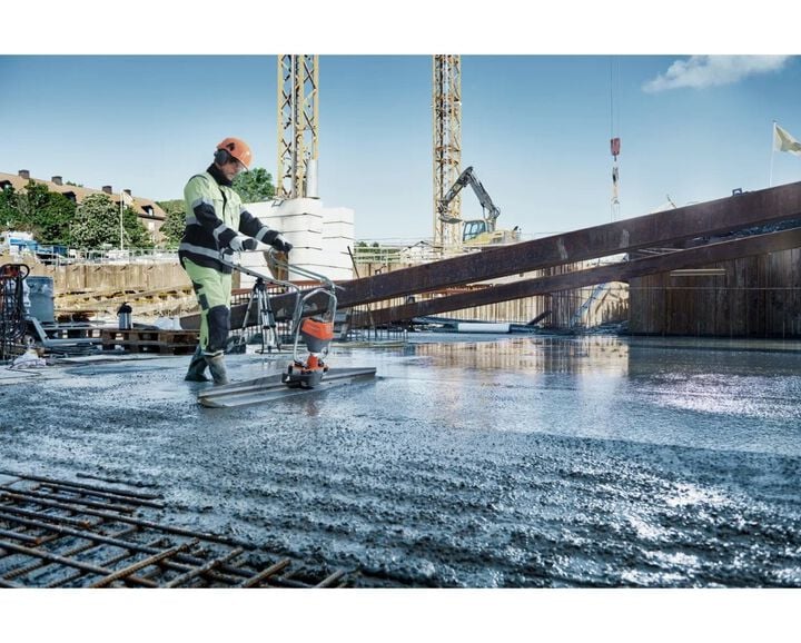 Husqvarna Construction BV 30i 0.8kW BLi-X Battery Powered Concrete Screed (Bare Tool) Reconditioned, large image number 9