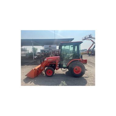 Kubota B2650HSDC 1261 cc Diesel Compact Utility Tractor -2013 Used, large image number 5
