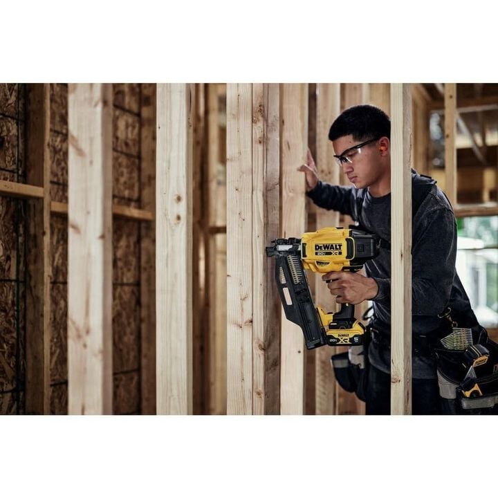 DEWALT 20V MAX Cordless Framing Nailer & Brad Nailer Bundle, large image number 13