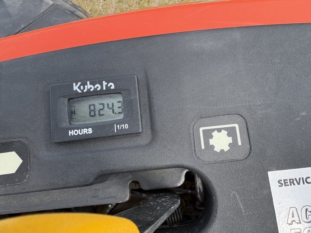 Kubota ZG222 48 Inch Gas Zero-Turn Lawn Mower Used 2016, large image number 14