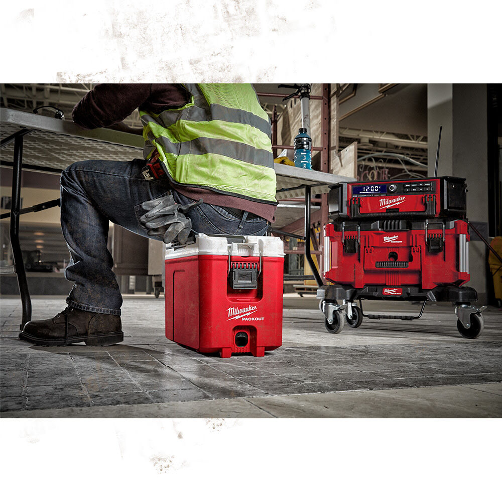 Milwaukee 16 qt outlet cooler