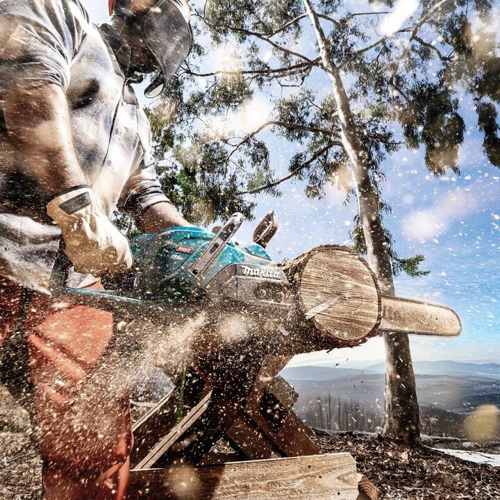 Makita 40V Max XGT 8.0Ah Brushless Cordless 20 Inch Chain Saw Kit, large image number 11