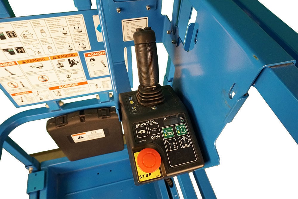 Genie 19' Scissor Lift 32in Width Electric with E-Drive, large image number 6
