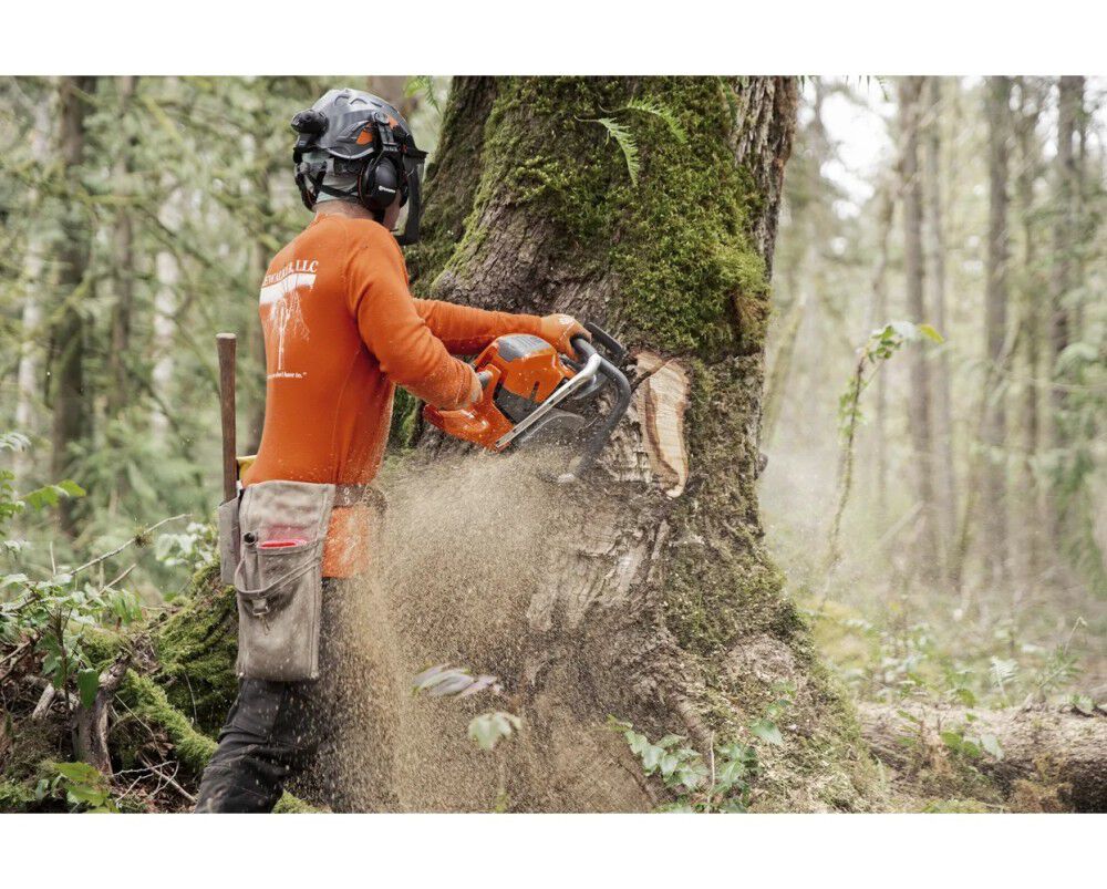 Husqvarna 592 XP G 36 Inch and H83 Chain 7.6HP Gas-Powered Chainsaw, large image number 6