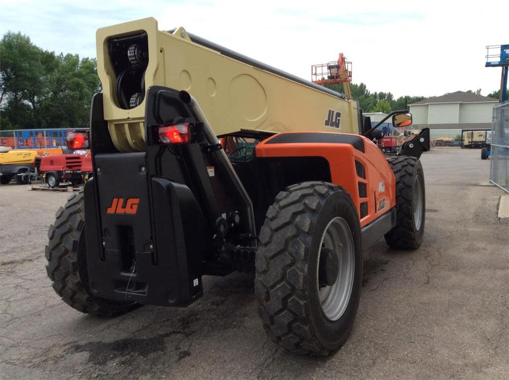JLG 10000 lb / 55 ft Telehandler w. Cab and Heat 1055P4 Acme Tools