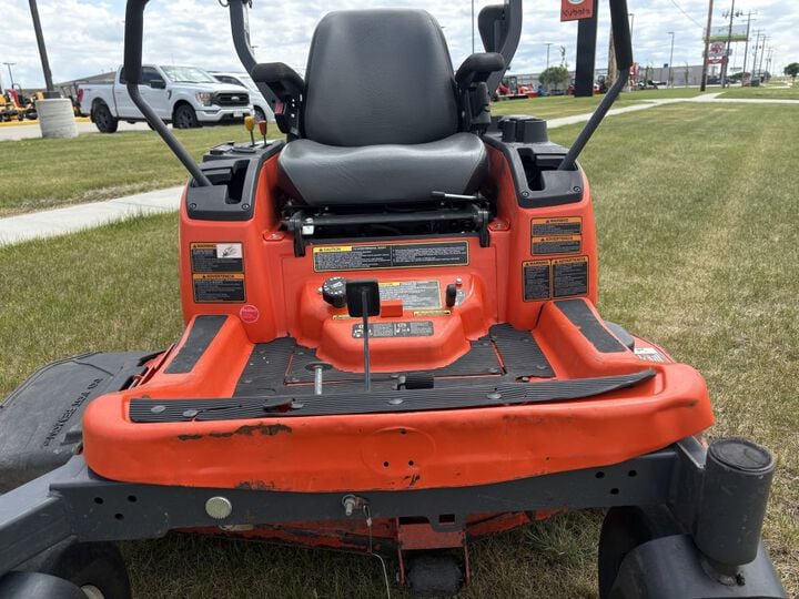 Kubota ZG222 48 Inch Gas Zero-Turn Lawn Mower Used 2016, large image number 1