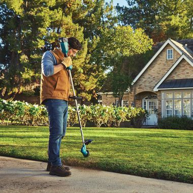 Makita 18V LXT Lithium-Ion Brushless Cordless 13in String Trimmer Kit (4.0Ah), large image number 1