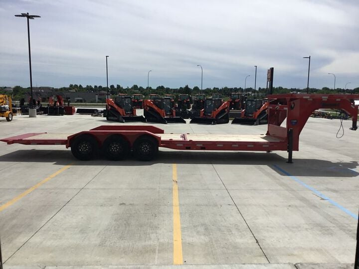 Diamond C HDT 28 Ft Triple Axle Gooseneck Tilt-Bed Trailer, large image number 4