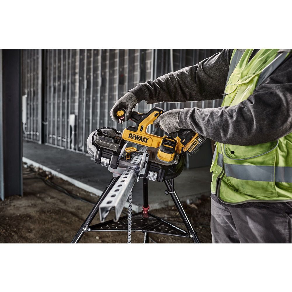 DEWALT 20V 3-1/4in Dual Switch Band Saw Kit, large image number 9