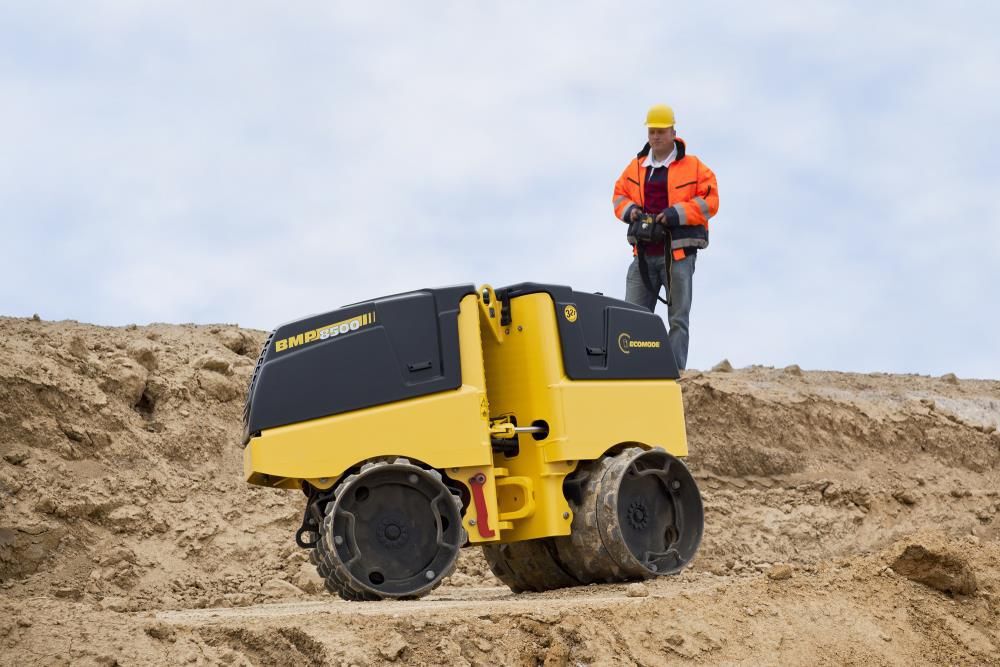 Bomag 33.5 Inch Multipurpose Compactor - Kubota D1005 Diesel Engine, large image number 4