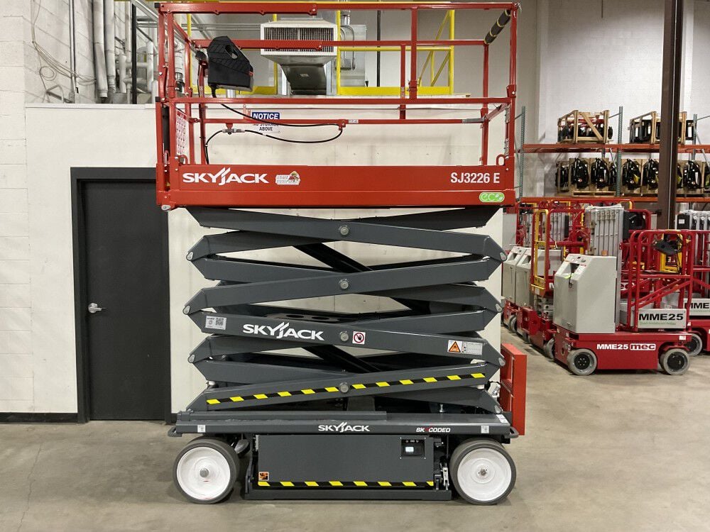 ジェイ Skyjack 25.7 Ft. Platform Height 24V DC Powered Electric