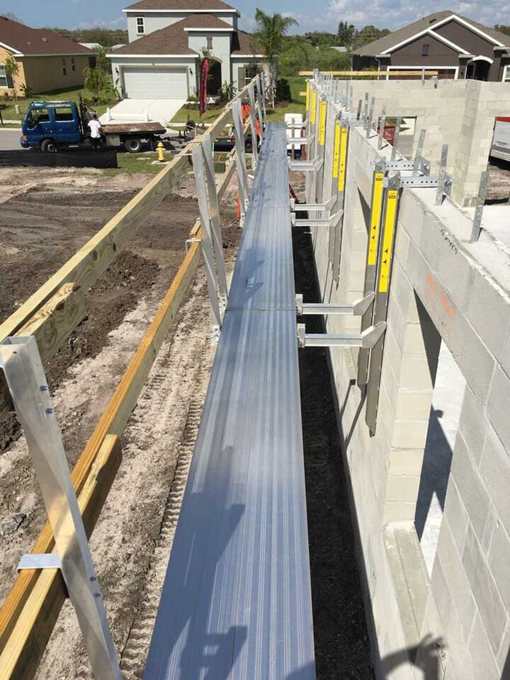 Wall Walker Hanging Scaffold 6' with Guard-rail Posts, large image number 1