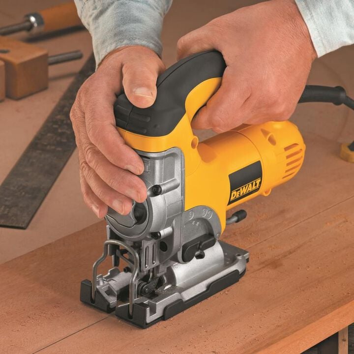 DEWALT HEAVY-DUTY VARIABLE SPEED TOP-HANDLE JIG SAW KIT (DW331K), large image number 7