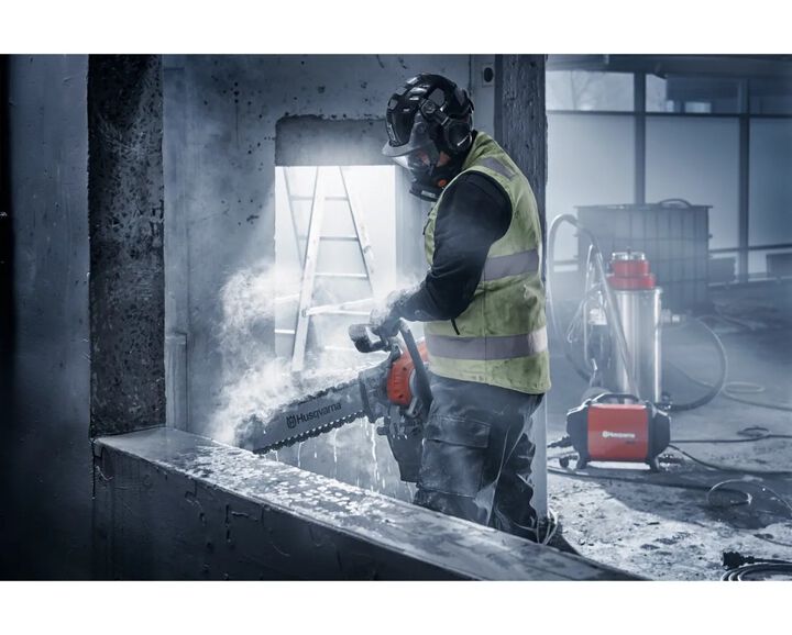 Husqvarna Construction K 7000 Chain Flushcut 7.4HP Electric Concrete Cutting Chainsaw Body Only Reconditioned, large image number 7