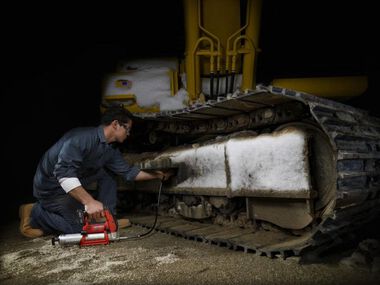 Milwaukee M12 Cordless Lithium-Ion Grease Gun (Bare Tool), large image number 4