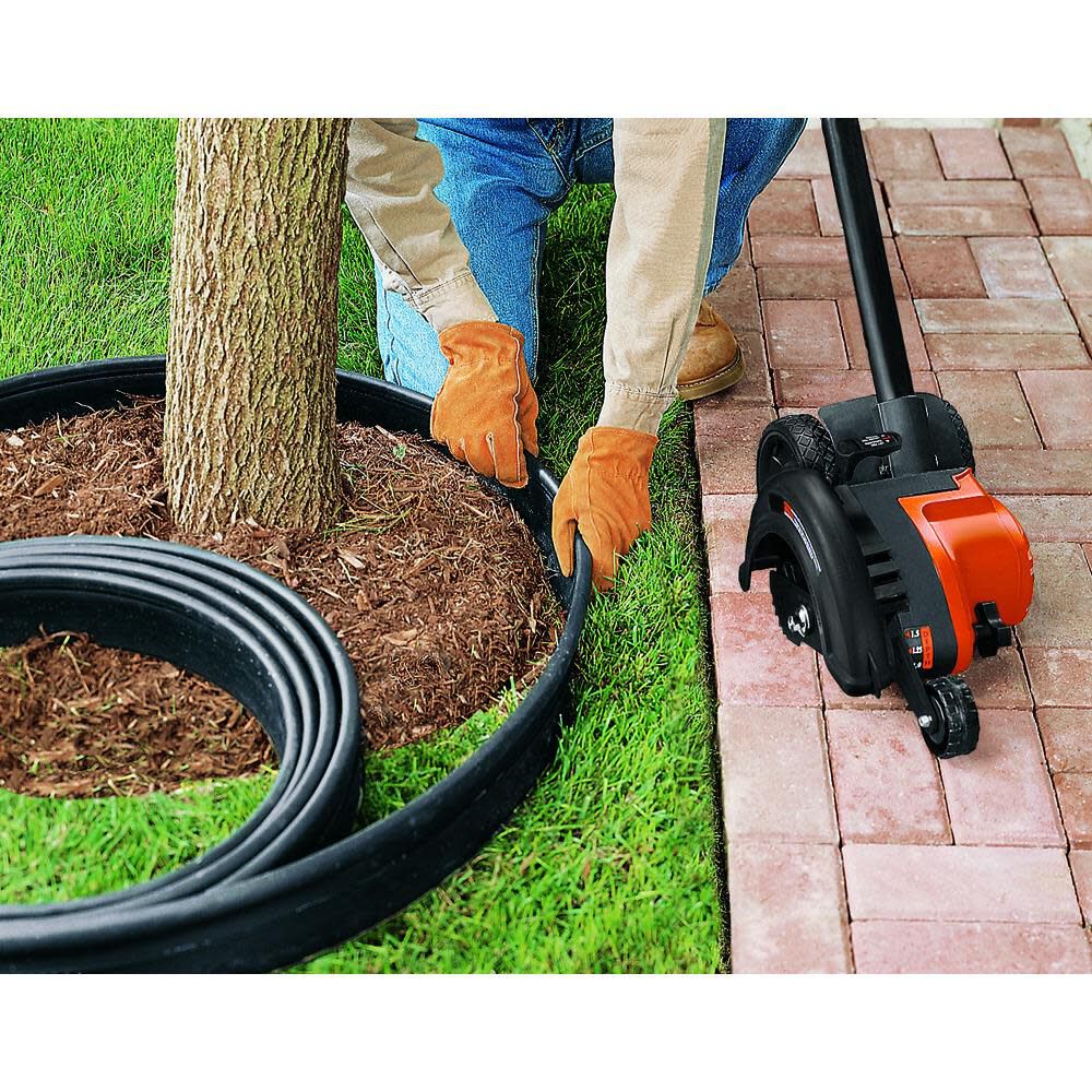 Black and Decker Electric 2-in-1 Landscape Edger LE750 from Black