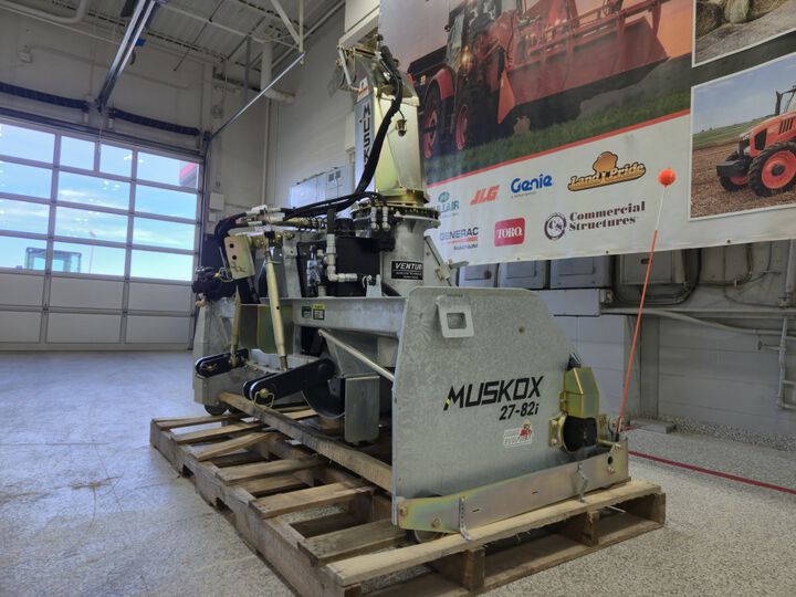 MUSKOX 82 Inch Inverted PTO Snow Blower, large image number 6