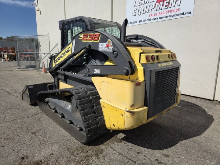 New Holland C238 84HP Compact Track Loader Used 2017, large image number 5