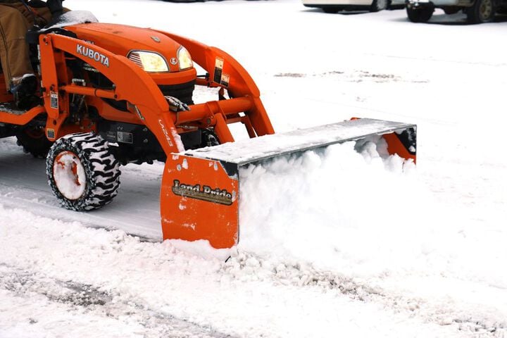 Land Pride SP0560 60 Inch SPL05 Series Loader Snow Pusher, large image number 8