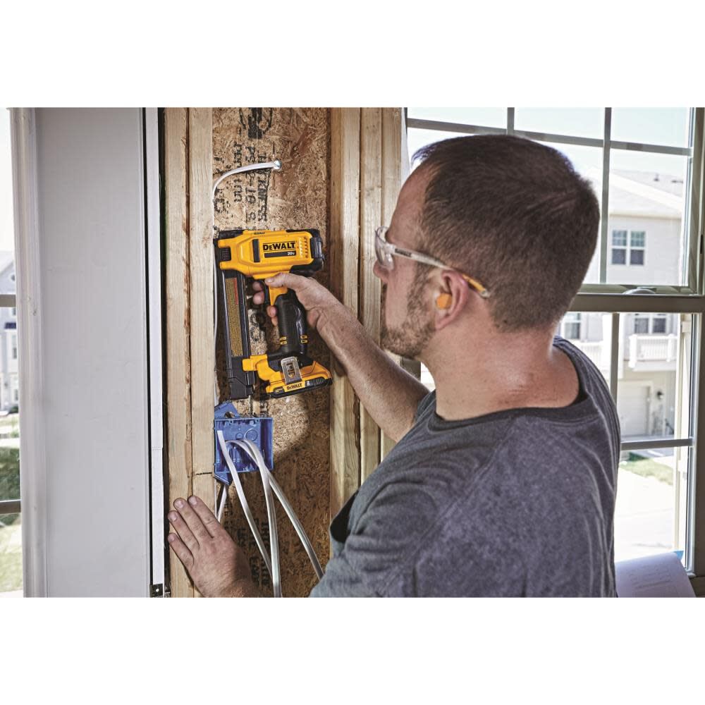 Dewalt cordless sales stapler nailer