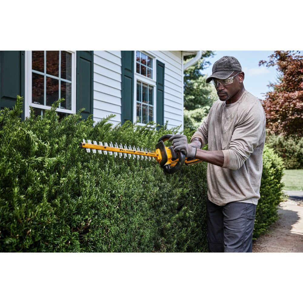 Dewalt hedge trimmer deals 60v