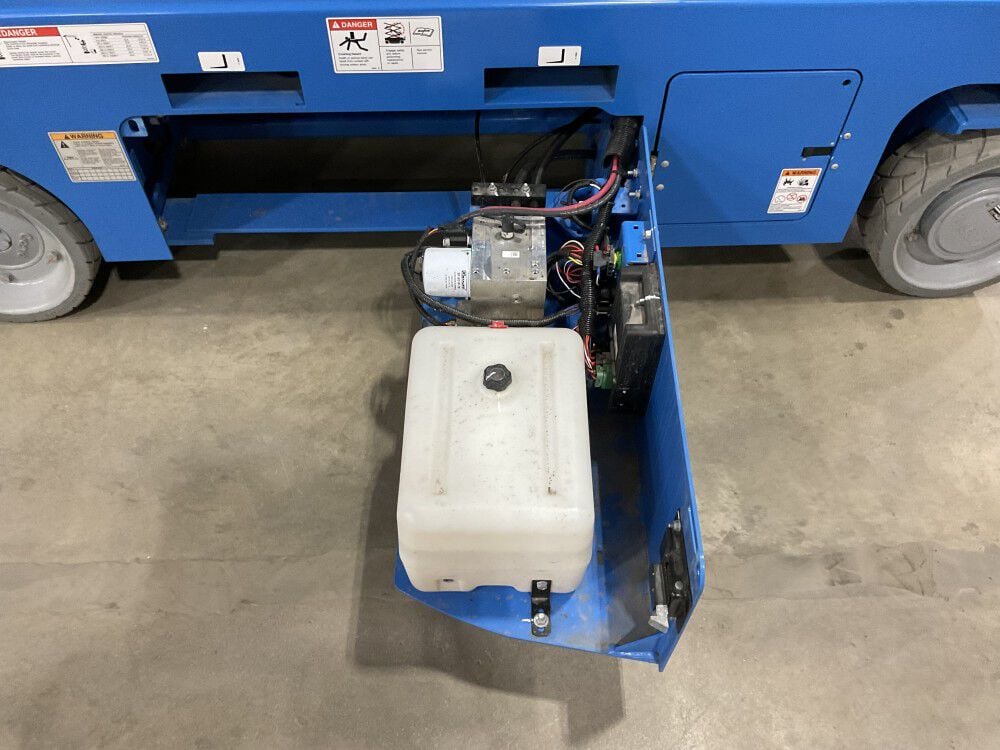 Genie 26 Feet Electric Slab Scissor Lift with E-Drive 500