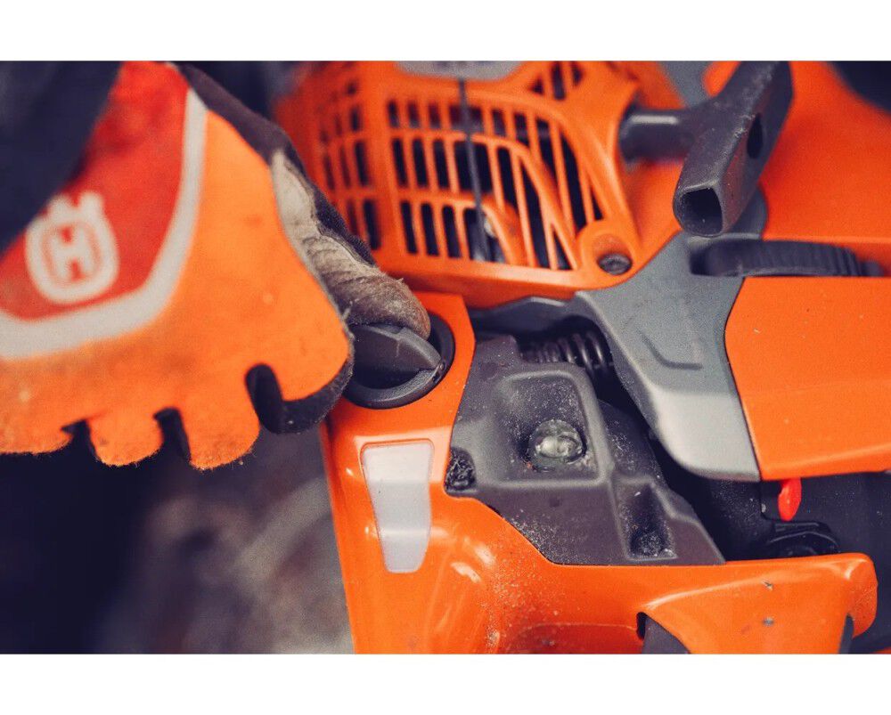 Husqvarna 564 XP G Fuel Injected 24 Inch X-Tough RSN 3/8 Inch C85 Chainsaw, large image number 8
