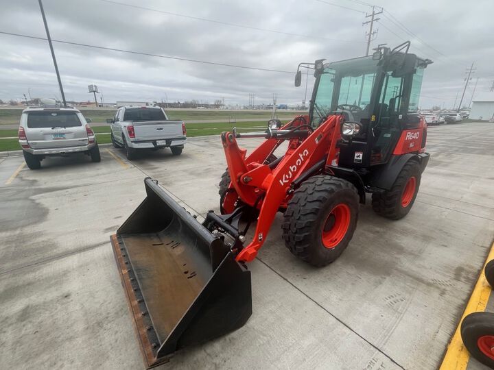 Kubota R640R3 64HP Gasoline-Powered Wheel Loader - Used 2022, large image number 15