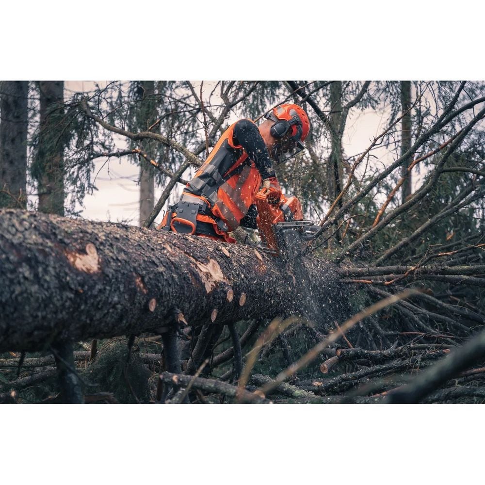 Husqvarna 592XP 36in Bar .063in Gauge 92.7cc Gas Powered Chainsaw, large image number 3