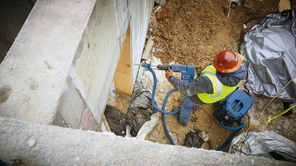Bosch SDS-max Demolition Hammer, large image number 7