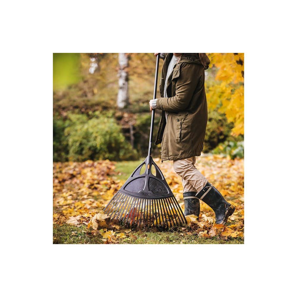 Fiskars 27 Tine Poly Leaf Rake with Aluminum Handle 396560 1001
