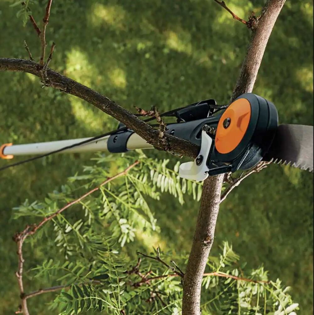 Fiskars telescoping shop pruner