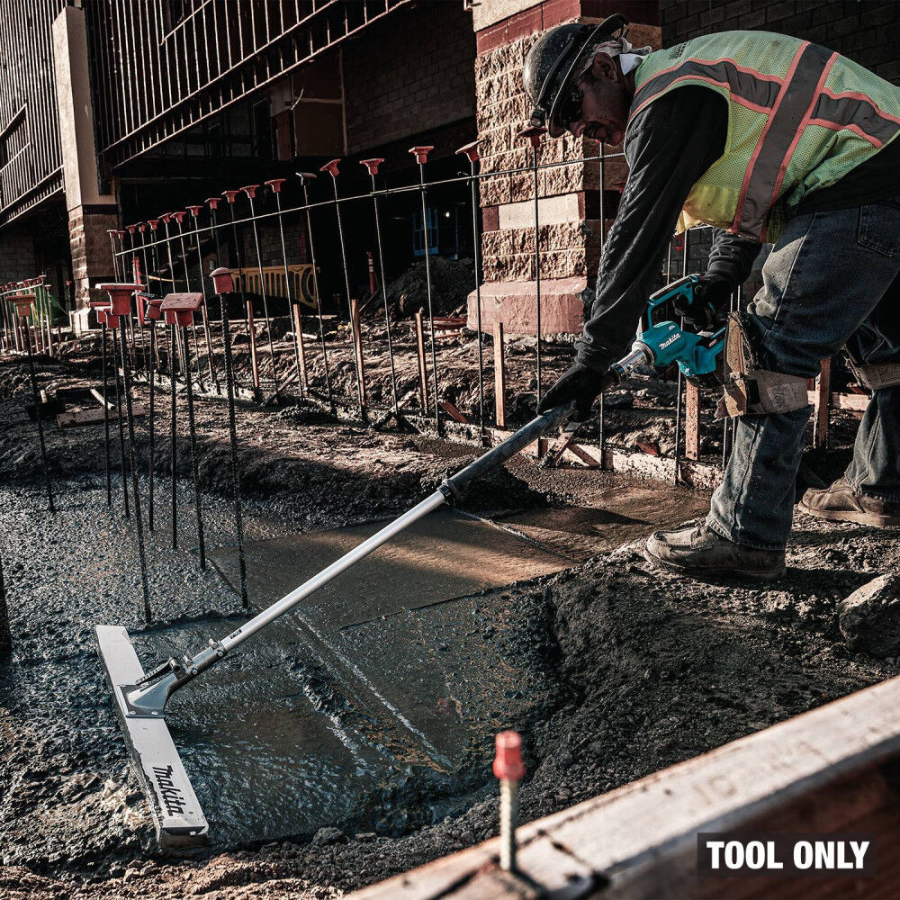 Makita 40V max XGT Brushless Cordless Concrete Screed (Bare Tool) & Vibratory Screed Bar Bundle, large image number 8