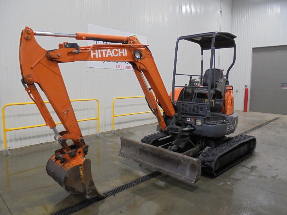 Hitachi ZX35U 29.9HP Open Canopy Mini Excavator - Used 2005