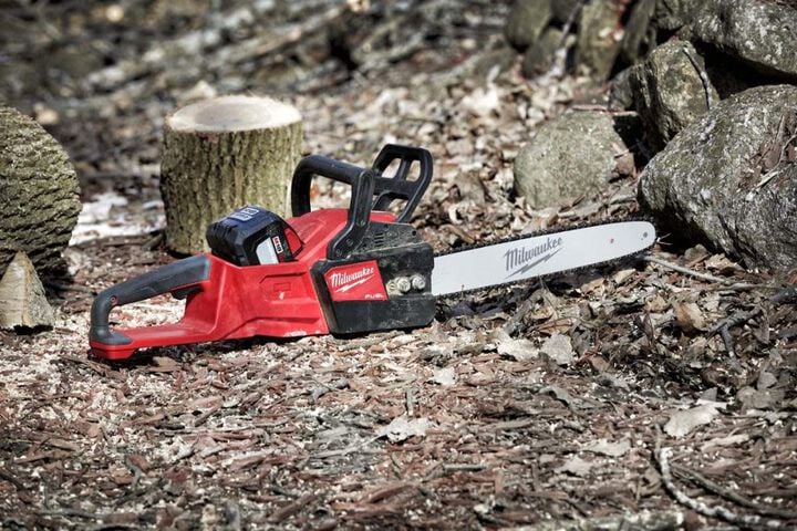 Milwaukee M18 FUEL 16 in. Chainsaw-Reconditioned (Bare Tool), large image number 4