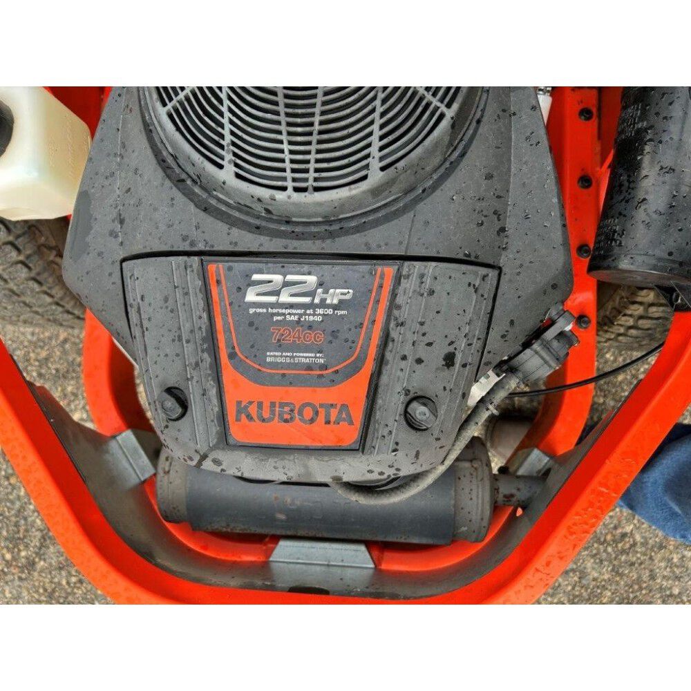 Kubota Z122EBR 48 In. Gas Zero Turn Riding Mower Used 2016 Z122EBR48
