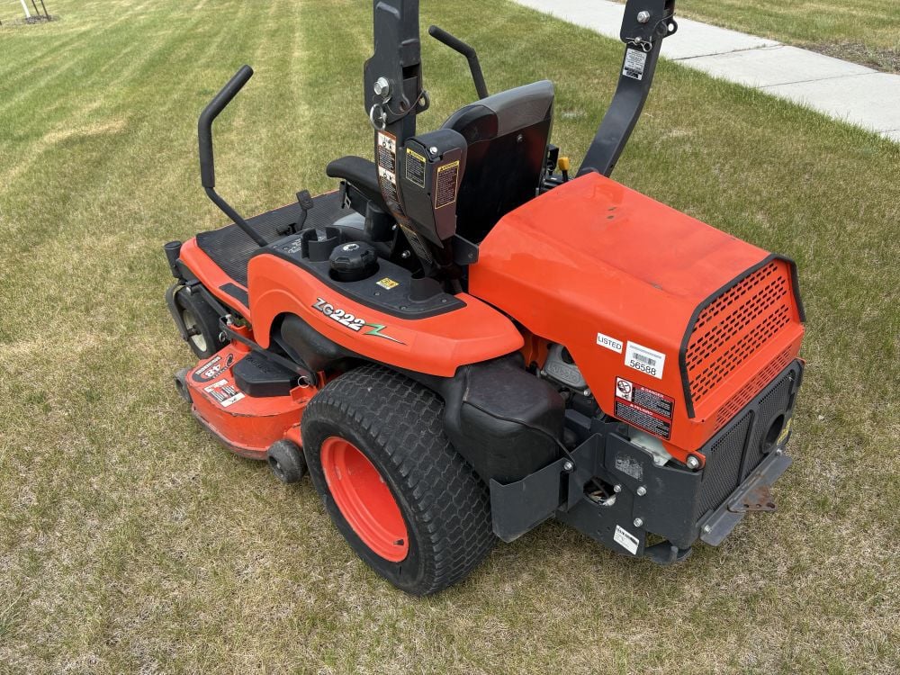 Kubota ZG222 48 Inch Gas Zero-Turn Lawn Mower Used 2016, large image number 7