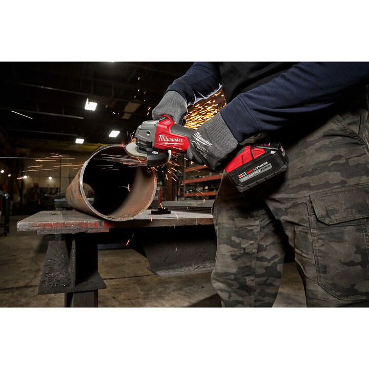 Milwaukee M18 Combo Kit with Drill/Driver, Driver, Switch, Saw and Battery, large image number 15