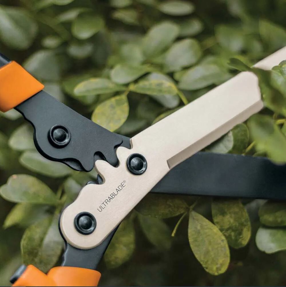 Fiskars 9in Steel Blade Hedge Shear with Steel Handle, large image number 3