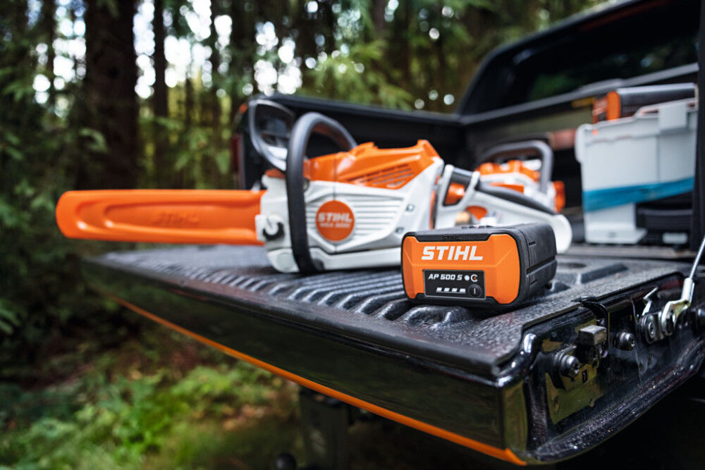Stihl MSA 60 C-B 12 Inch Battery Powered Chainsaw W/Battery Kit Steel Chain Saw Guide Bar & 71PM3-64 Saw Chain Bundle, large image number 5