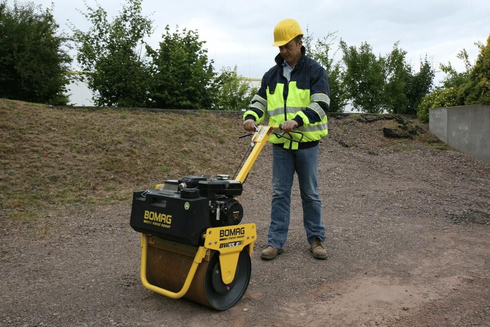 Bomag 22 Inch Light Duty Single Drum Vibratory Walk Behind Roller, large image number 3