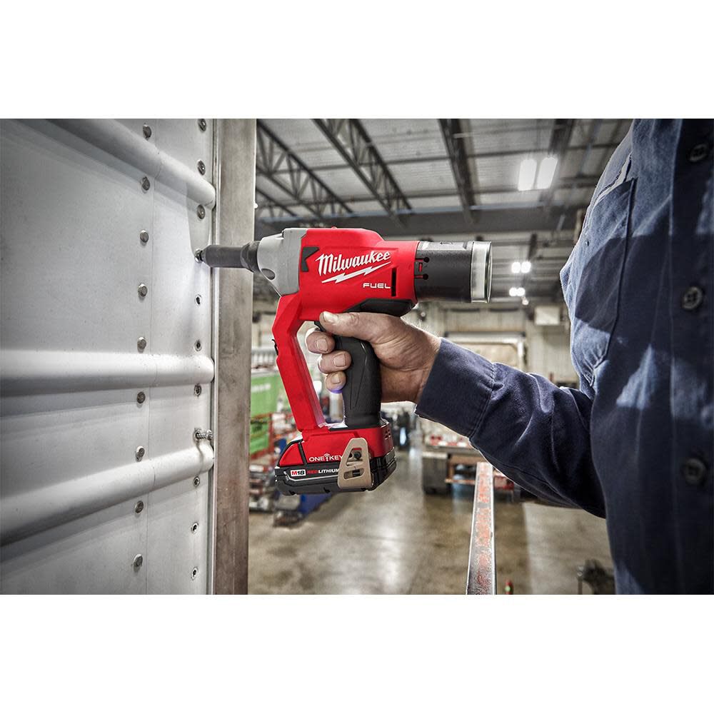 Milwaukee M18 FUEL 1 4inch Blind Rivet Tool with ONE KEY Kit 2660